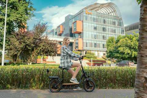 Seated E‑Scooters